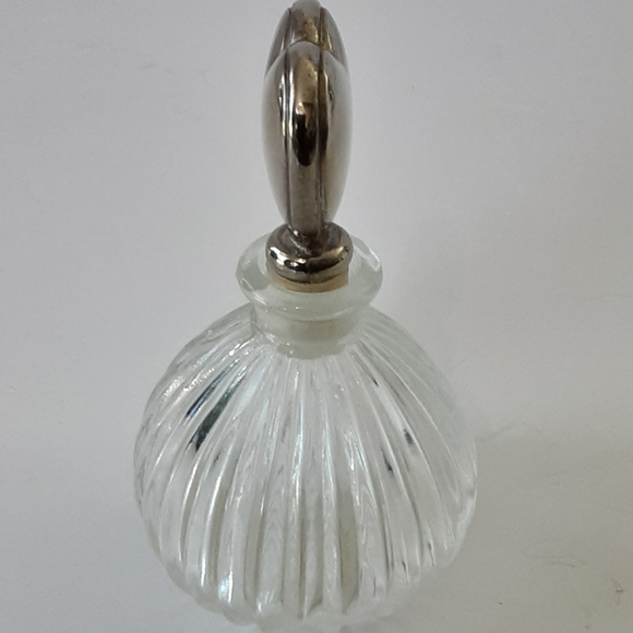 VTG Heart Shaped Silver Plated Ribbed Lead Crystal Perfume Bottle - Picture 4 of 7
